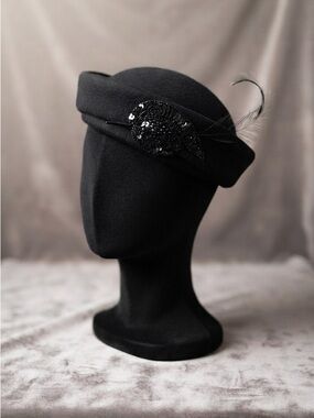 Vintage Georgette Black Felt Cocktail Beret with Beaded & Feather Detail